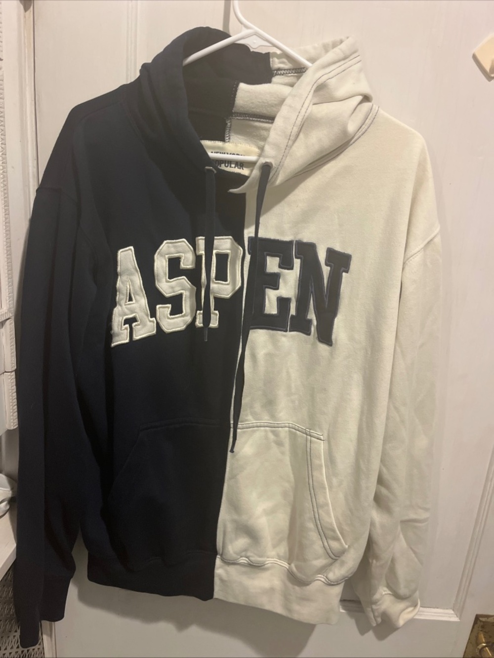New York Popular two-toned navy blue and off-white colorblock pullover hoodie